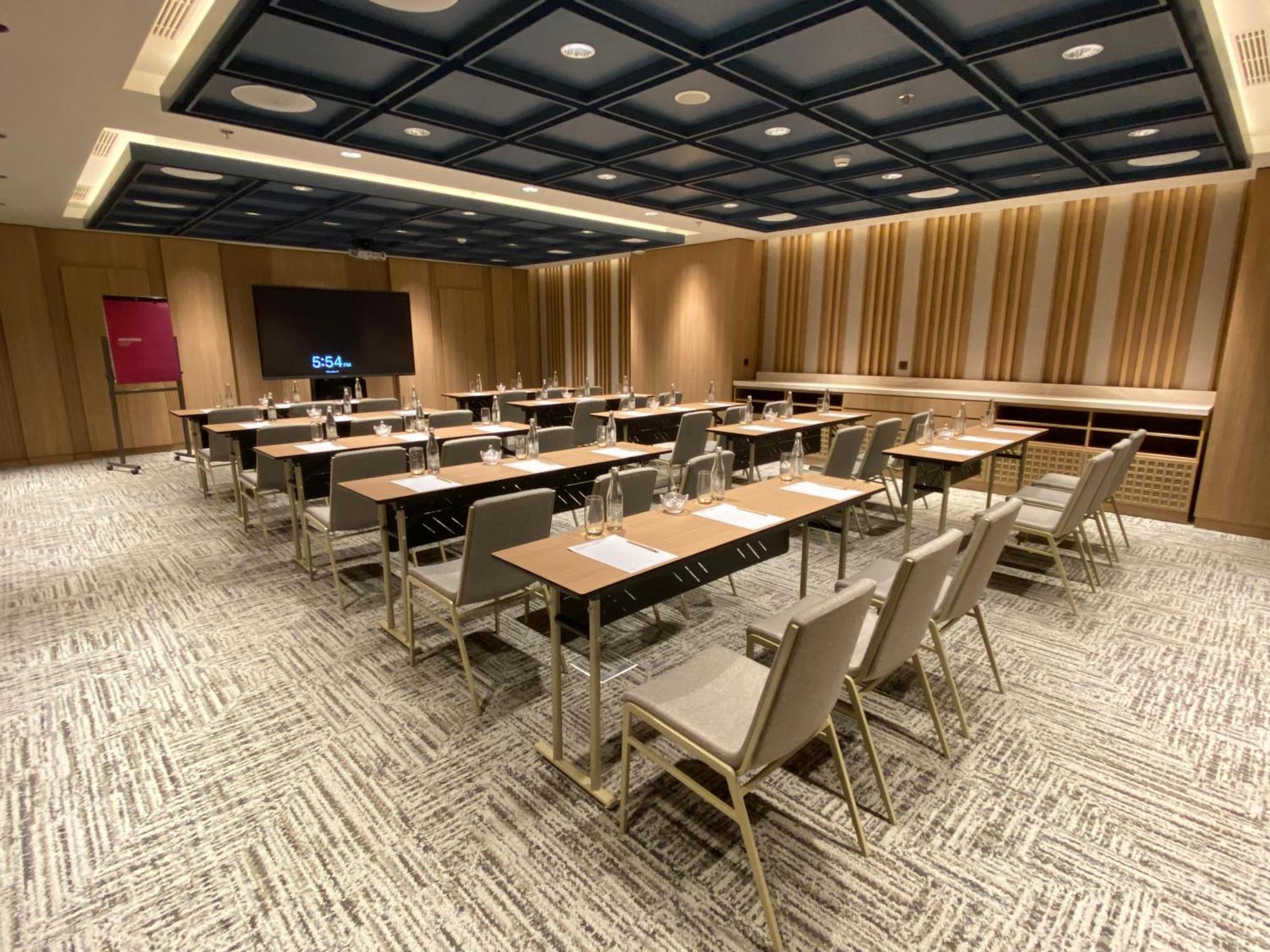 Moevenpick Hotel Jakarta City Centre Экстерьер фото