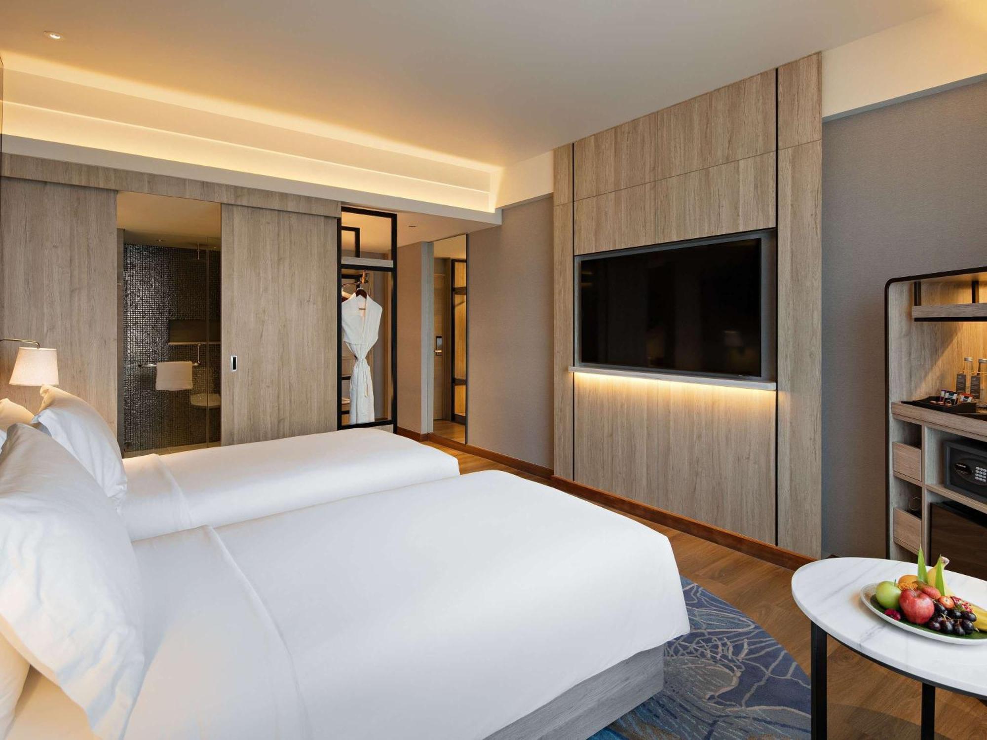 Moevenpick Hotel Jakarta City Centre Экстерьер фото