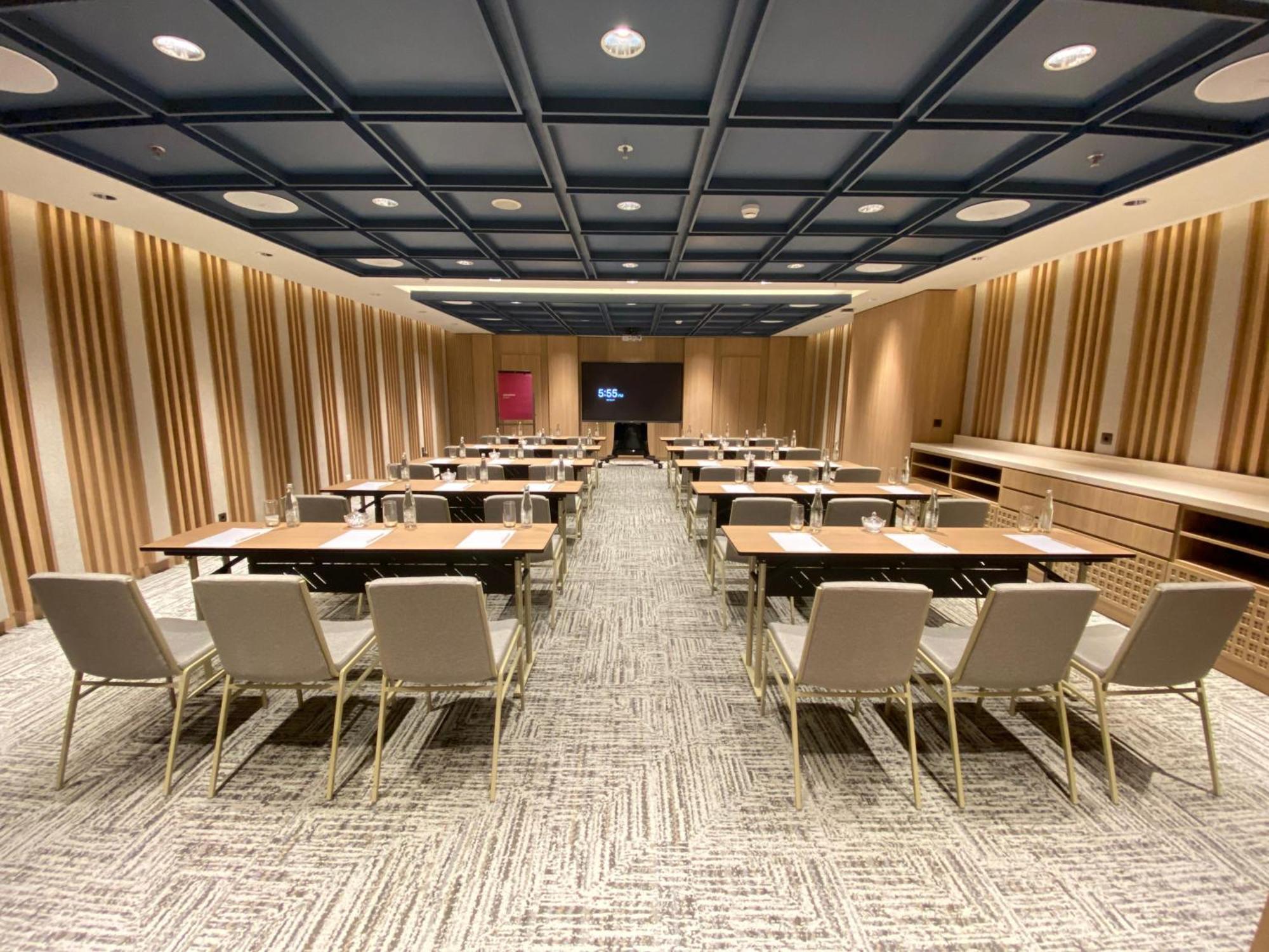 Moevenpick Hotel Jakarta City Centre Экстерьер фото