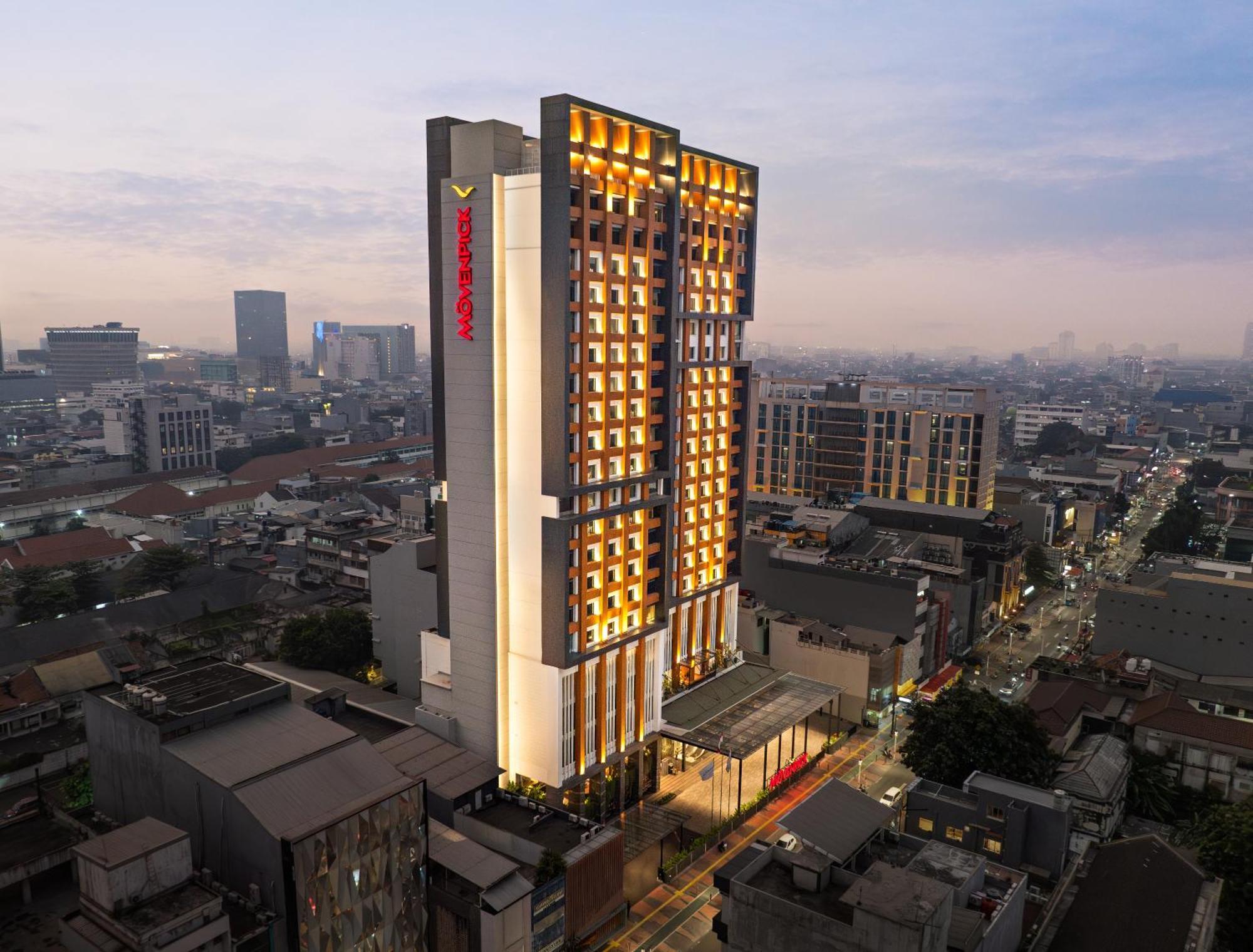Moevenpick Hotel Jakarta City Centre Экстерьер фото