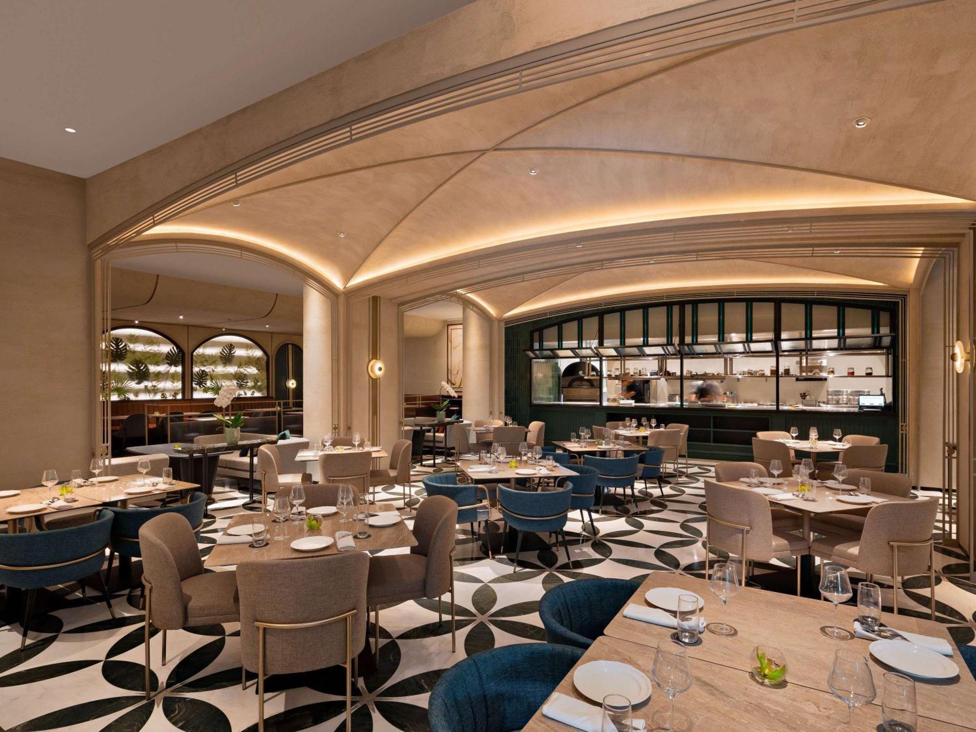 Moevenpick Hotel Jakarta City Centre Экстерьер фото