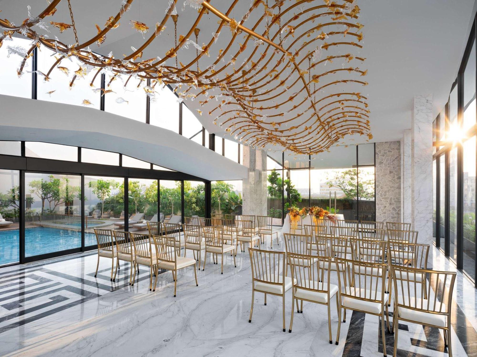 Moevenpick Hotel Jakarta City Centre Экстерьер фото