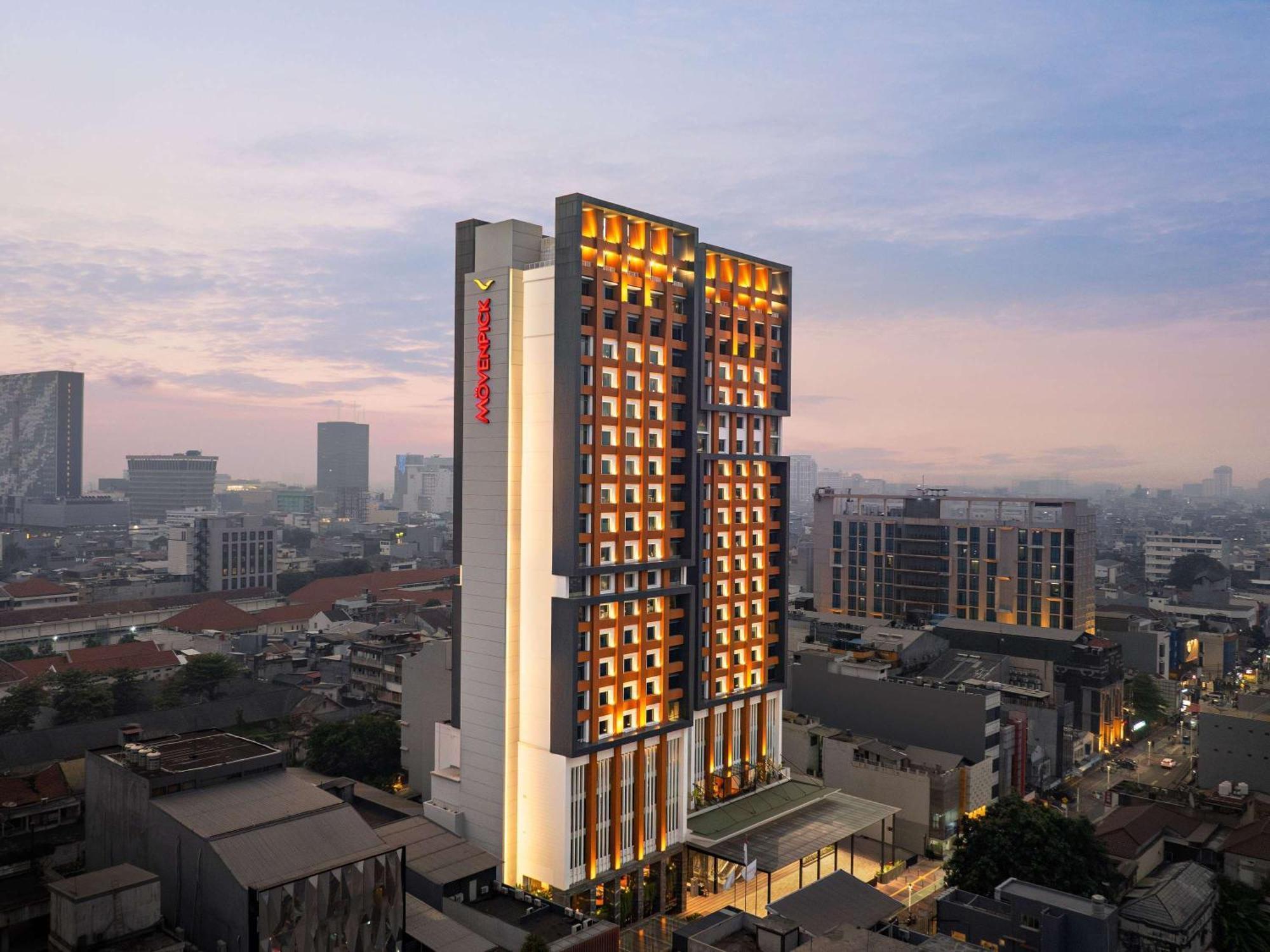 Moevenpick Hotel Jakarta City Centre Экстерьер фото